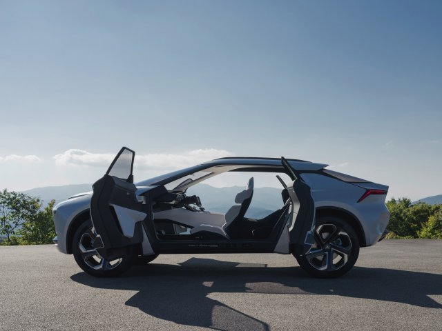 004 High res – Mitsubishi e-Evolution Concept (Autosalón Ženeva 2018)