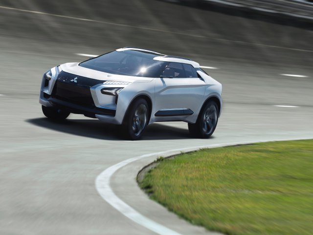 021 High res – Mitsubishi e-Evolution Concept (Autosalón Ženeva 2018)